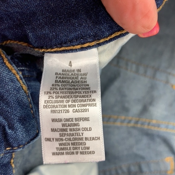 Aeropostale Jean Short MIDI Distressed- Sz 4 - Picture 4 of 5